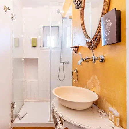 Guestready - Exquisite Bica Poetas * Lisbon